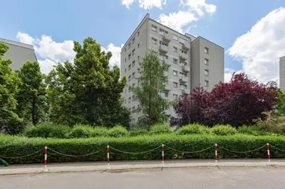 Ogród w obiekcie Central Apartment Solec Wilanowska by Noclegi Renters