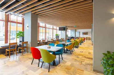 Restauracja lub miejsce do jedzenia w obiekcie Hotel Metropol