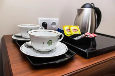 Zestaw do parzenia kawy i herbaty w obiekcie Hotel Gromada Warszawa Centrum