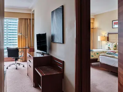 Telewizja i/lub zestaw kina domowego w obiekcie Hilton Warsaw City Hotel