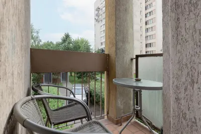 Balkon lub taras w obiekcie Warsaw Mokotów Lakeside Family Apartment by Noclegi Renters