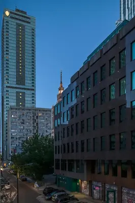 Budynek, w którym mieści się apartament