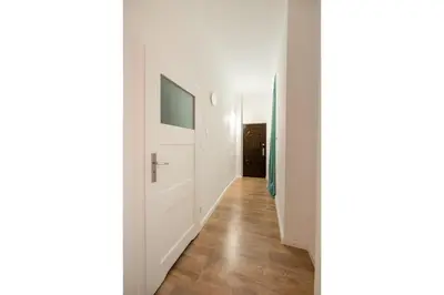 Telewizja i/lub zestaw kina domowego w obiekcie New Praga Enchanting Studio by BookingHost