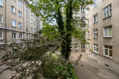 Budynek, w którym mieści się apartament