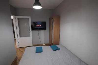 Telewizja i/lub zestaw kina domowego w obiekcie Hey Apartments Apartment with a View of the Palace of Culture and Science