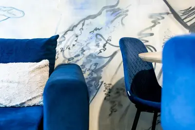 Część wypoczynkowa w obiekcie Nowogrodzka 78 - Apartament dla 4 osób - 200m od Szpitala Klinicznego na Lindleya - 1km do Dworca Centralnego - Wifi - Smart TV 45 cali