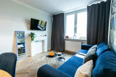 Telewizja i/lub zestaw kina domowego w obiekcie Nowogrodzka 78 - Apartament dla 4 osób - 200m od Szpitala Klinicznego na Lindleya - 1km do Dworca Centralnego - Wifi - Smart TV 45 cali
