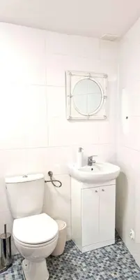 Łazienka w obiekcie Apartamenty w centrum Warszawu Lok 4