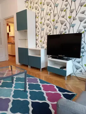 Telewizja i/lub zestaw kina domowego w obiekcie APARTAMENTY-MI PLAC ZAMKOWY