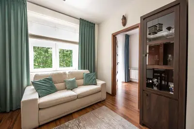 Kuchnia lub aneks kuchenny w obiekcie Ogrodowa Warm Wood Apartment by BookingHost