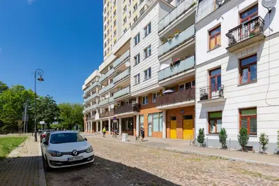 Budynek, w którym mieści się apartament