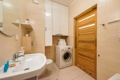 Łazienka w obiekcie Green District 2BR AirConditioned P by BookingHost