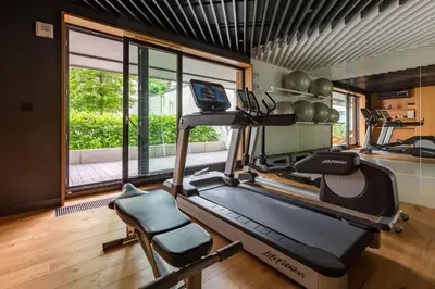 Centrum fitness w obiekcie Łazienki Park Residence by Renters Prestige