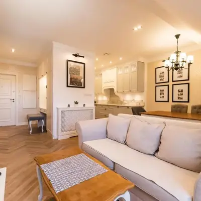 Lovely Apartment In The Heart of Warsaw by BookingHost