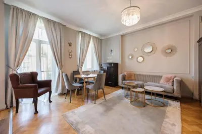 Część wypoczynkowa w obiekcie Premium Artdeco Boutique by BookingHost