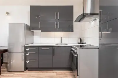 Kuchnia lub aneks kuchenny w obiekcie Podchorążych 41 by Homeprime