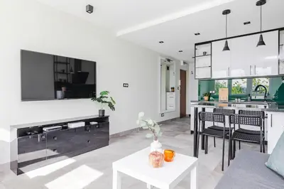 Część wypoczynkowa w obiekcie SuperApart Saska 48a, Sleek 6th-Floor Studio with Balcony & Elevator Access