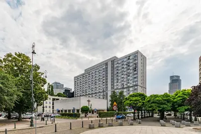 Budynek, w którym mieści się apartament