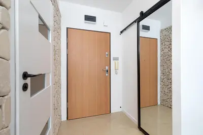 Plan piętra w obiekcie Sierpińskiego 1A - Studio with Balcony & Desk - Remote Work by Noclegi Renters