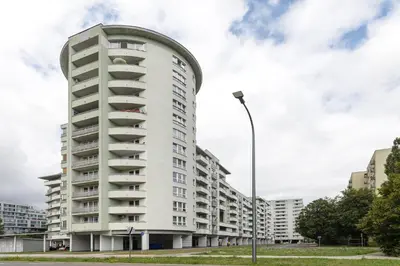 Budynek, w którym mieści się apartament