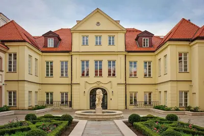 Budynek, w którym mieści się hotel