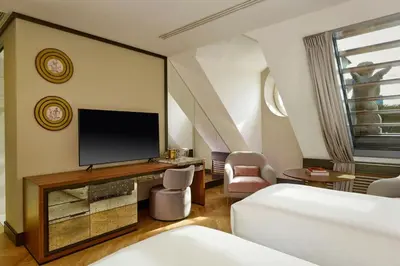 Telewizja i/lub zestaw kina domowego w obiekcie Hotel Verte, Warsaw, Autograph Collection