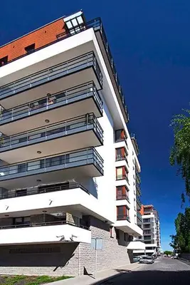 Budynek, w którym mieści się apartament