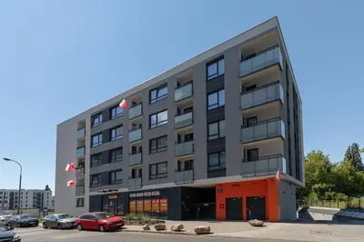 Budynek, w którym mieści się apartament