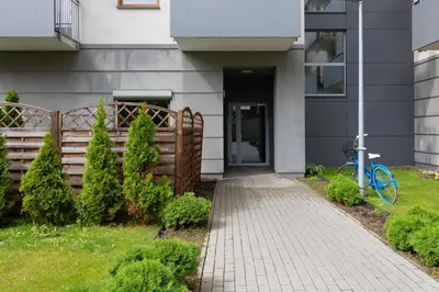 Ogród w obiekcie Warszawa Wawrzyszewska Apartment by Noclegi Renters