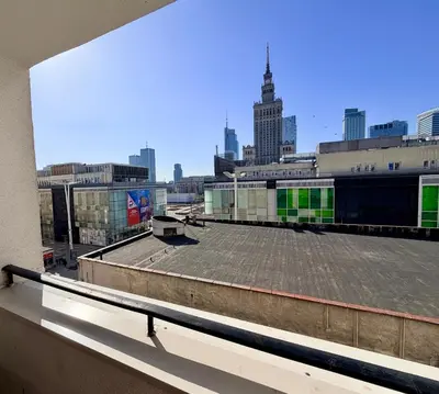Widok na miasto Warszawa z tego apartamentu
