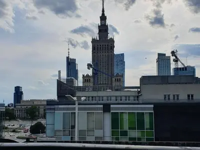 Widok na miasto Warszawa z tego apartamentu
