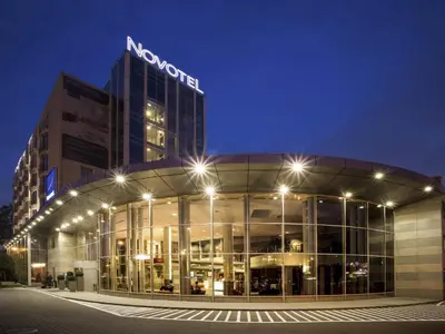 Budynek, w którym mieści się hotel