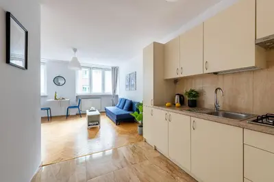 Kuchnia lub aneks kuchenny w obiekcie Śliska 10 Prywatne mieszkanie 300m od Dworca Centralnego oraz metra ONZ Samodzielne Zameldowanie! Self Check-in System!