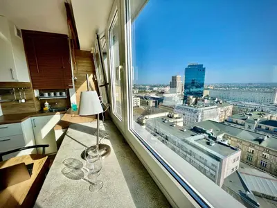 Widok na miasto Warszawa z tego apartamentu