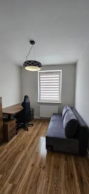 Część wypoczynkowa w obiekcie Fajny apartament z parkingiem, obok metra.
