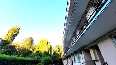 Budynek, w którym mieści się apartament