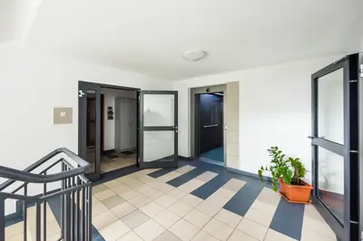 Plan piętra w obiekcie Ursus Pleasant Apartment by BookingHost