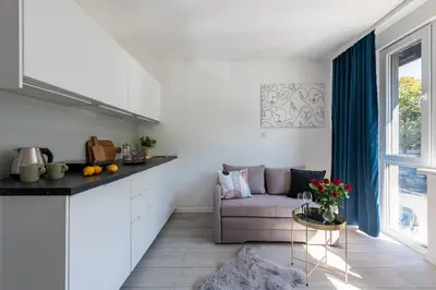 Plan piętra w obiekcie Batorego 220 - 450m stacja metra Pola Mokotowskie, 800m Biblioteka Narodowa - 20m piękny park Pola Mokotowskie - 800m do SGH - Wifi - Smart TV - Good Apartments
