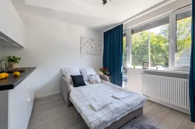 Plan piętra w obiekcie Batorego 220 - 450m stacja metra Pola Mokotowskie, 800m Biblioteka Narodowa - 20m piękny park Pola Mokotowskie - 800m do SGH - Wifi - Smart TV - Good Apartments