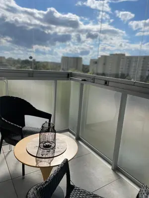 Balkon lub taras w obiekcie Apartament Metro Służew