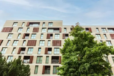 Budynek, w którym mieści się apartament
