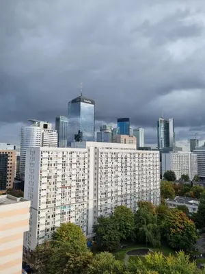 Widok na miasto Warszawa z tego apartamentu