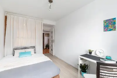 Łóżko lub łóżka w pokoju w obiekcie Deotymy 19 SuperApart - Blisko metra Księcia Janusza