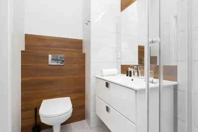 Łazienka w obiekcie Warsaw Prymasa Tysiąclecia Business Centre by Noclegi Renters