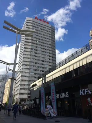 Budynek, w którym mieści się apartament