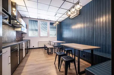 Kuchnia lub aneks kuchenny w obiekcie Vola Hostel