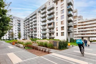 Budynek, w którym mieści się apartament