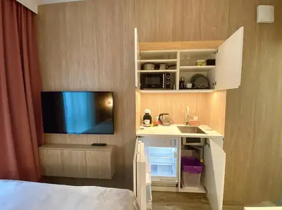 Kuchnia lub aneks kuchenny w obiekcie Studio Wola Apartament Marcina Kasprzaka - szybkie WI-FI, Smart TV