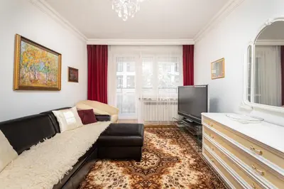 Telewizja i/lub zestaw kina domowego w obiekcie Chmielna 104 by Homeprime