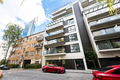 Budynek, w którym mieści się apartament